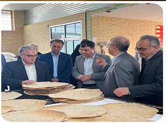 معاون استاندار سمنان بر روند پُخت نان کامل در مرکز استان نظارت کرد